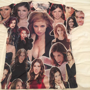 Anna Kendrick Graphic T-Shirt